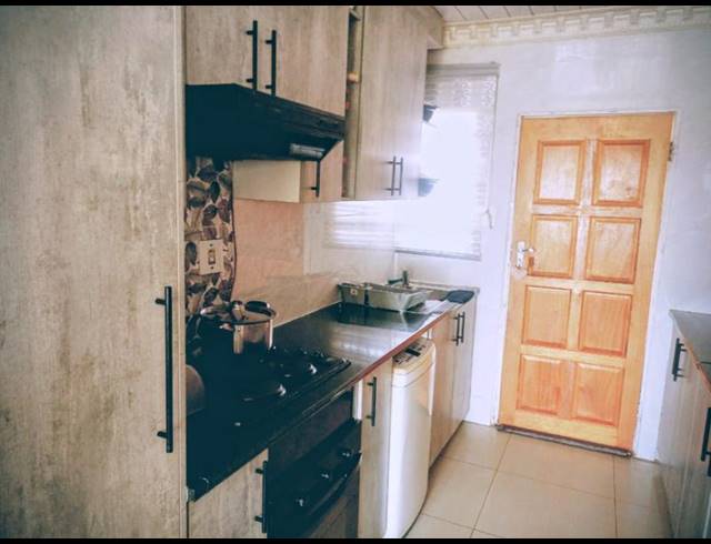 2 BEDROOM TOWNHOUSE FOR SALE IN PROTEA GLEN